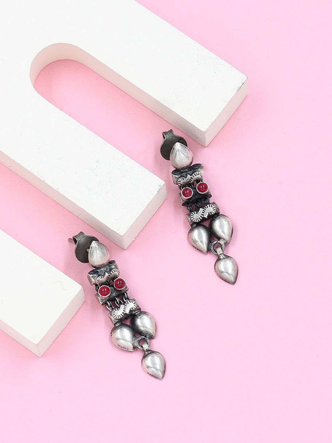

SANGEETA BOOCHRA Teardrop Shaped Faux Ruby Drop Earrings, Silver
