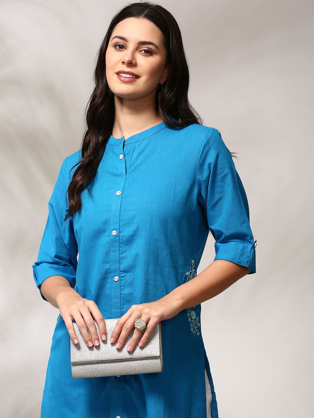 

Anouk Mandarin Collar Roll Up Sleeves Pure Cotton Straight Kurta, Blue