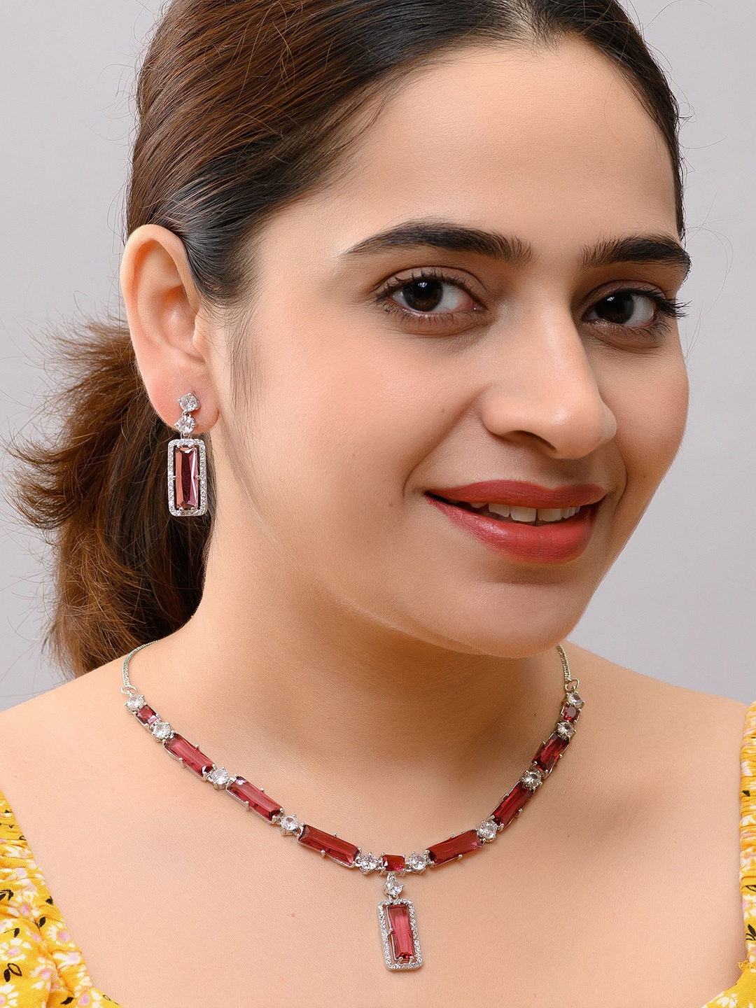 

HETPRIT Silver Plated AD-Studded Necklace & Earrings