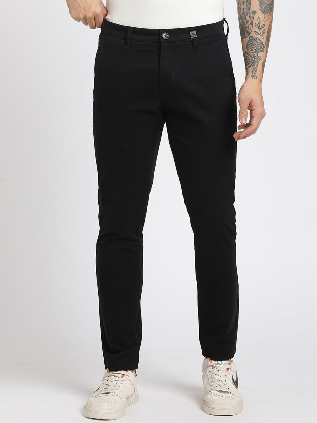 

Blue Buddha Men Relaxed Easy Wash Regular Fit Trousers, Black