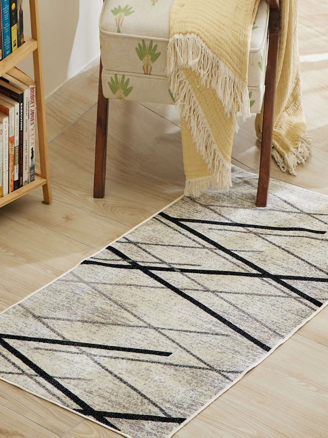 

Home Centre Beige Geometric Polyester Carpet