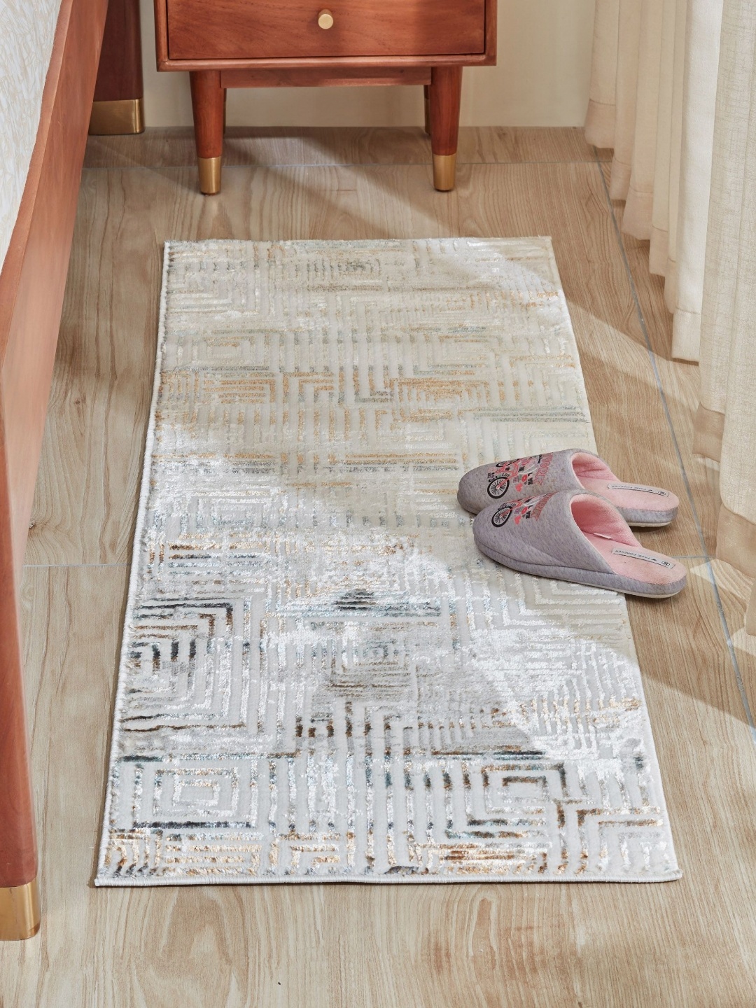 

Home Centre Zephyr Camden Beige & Blue Geometric Woven Design Anti Skid Bedroom Runner