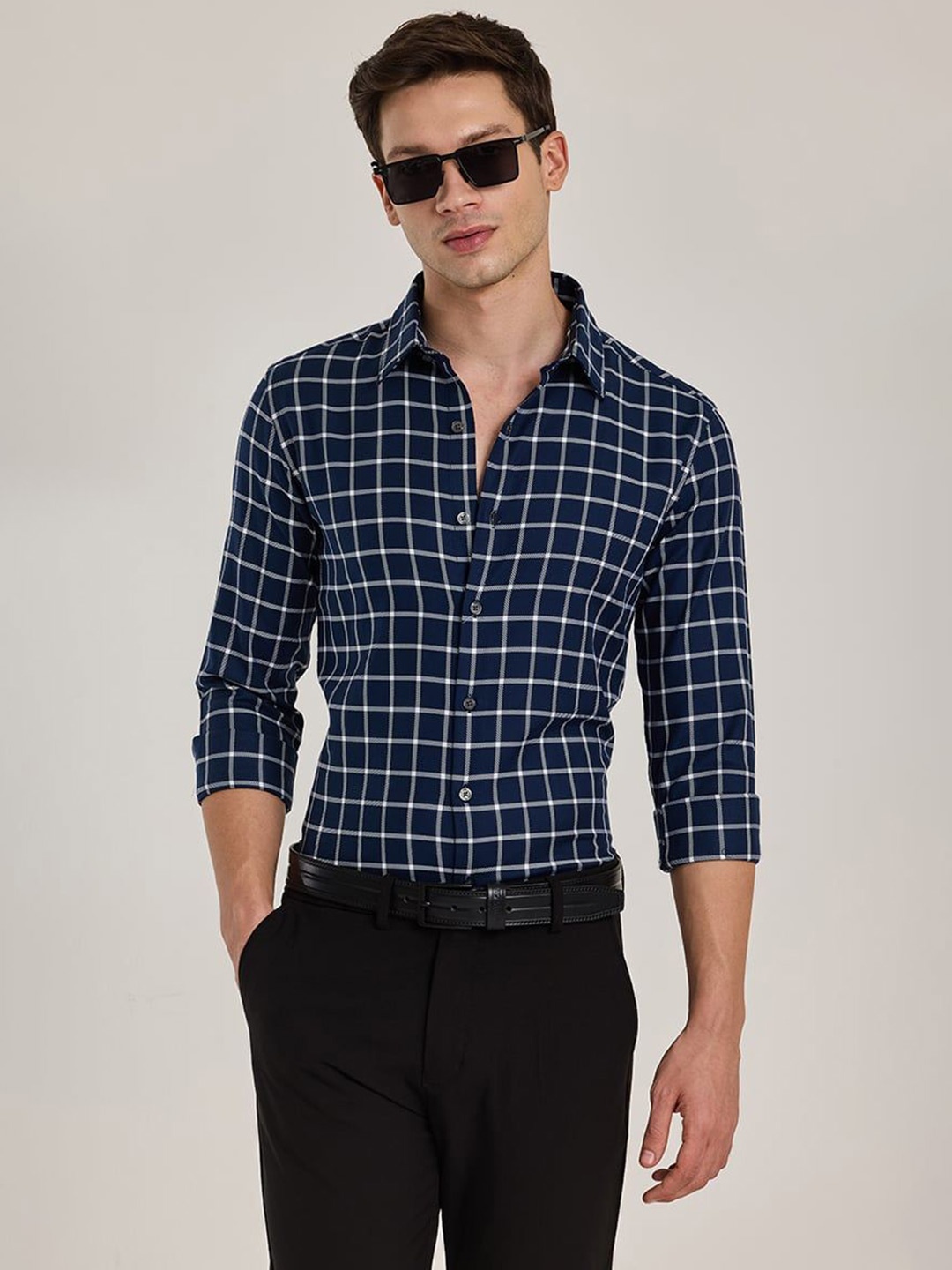 

Snitch Men Smart Spread Collar Checked Cotton Casual Shirt, Navy blue