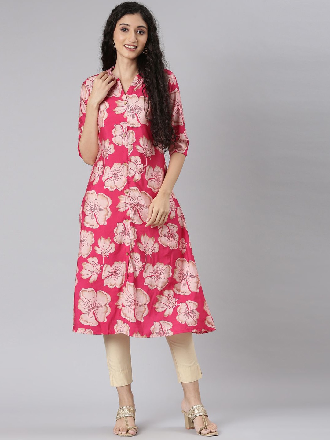 

Neerus Floral Printed Regular A-Line Kurta, Magenta
