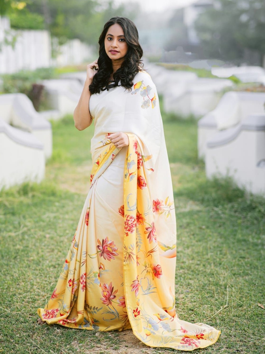 

STAVA CREATION Floral Printed Pure Crepe Saree, Yellow