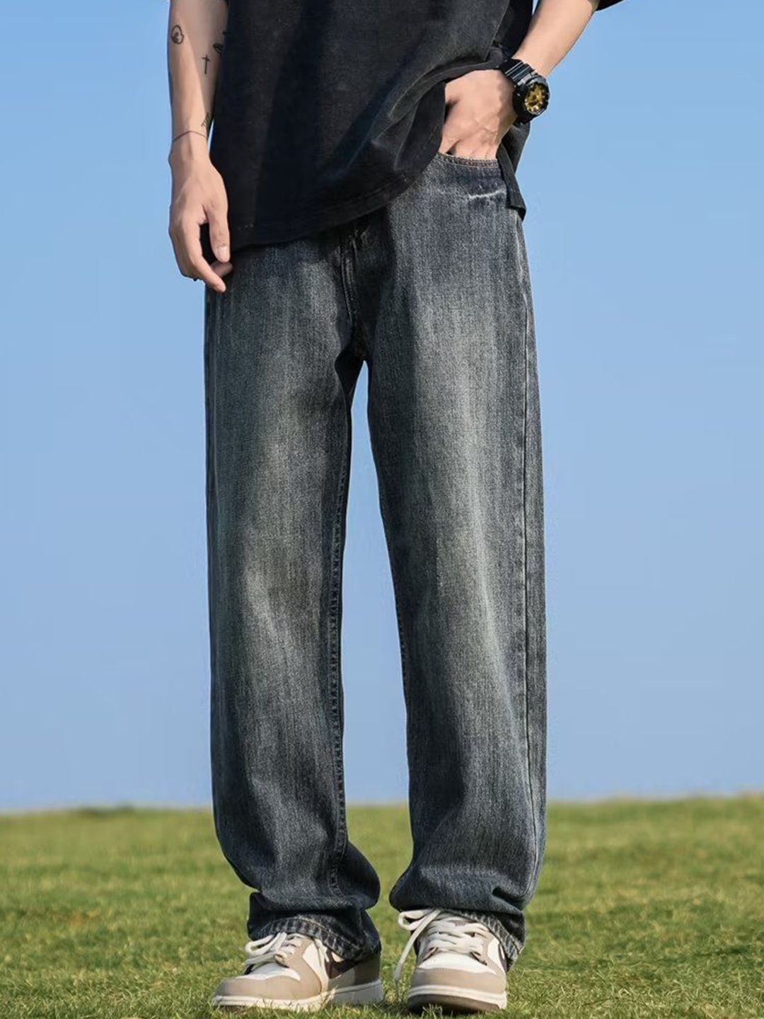 

StyleCast Men Relaxed Fit Light Fade Jeans, Black