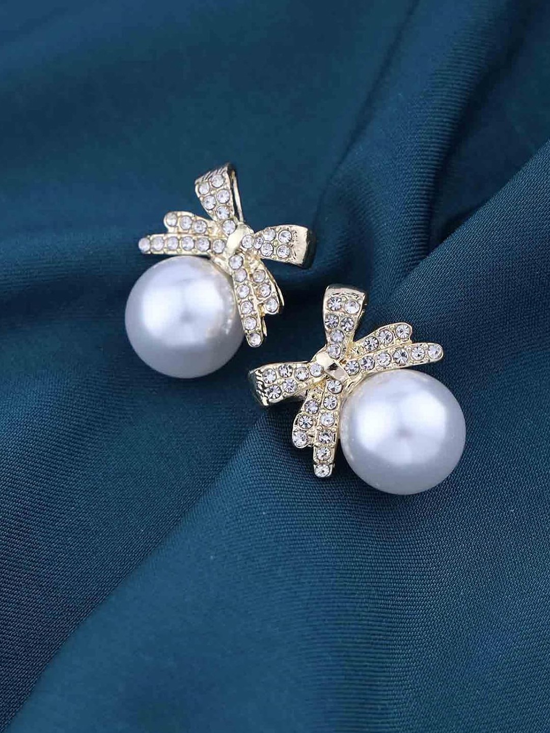 

FIMBUL Gold Plated Rhinestone Classic Studs