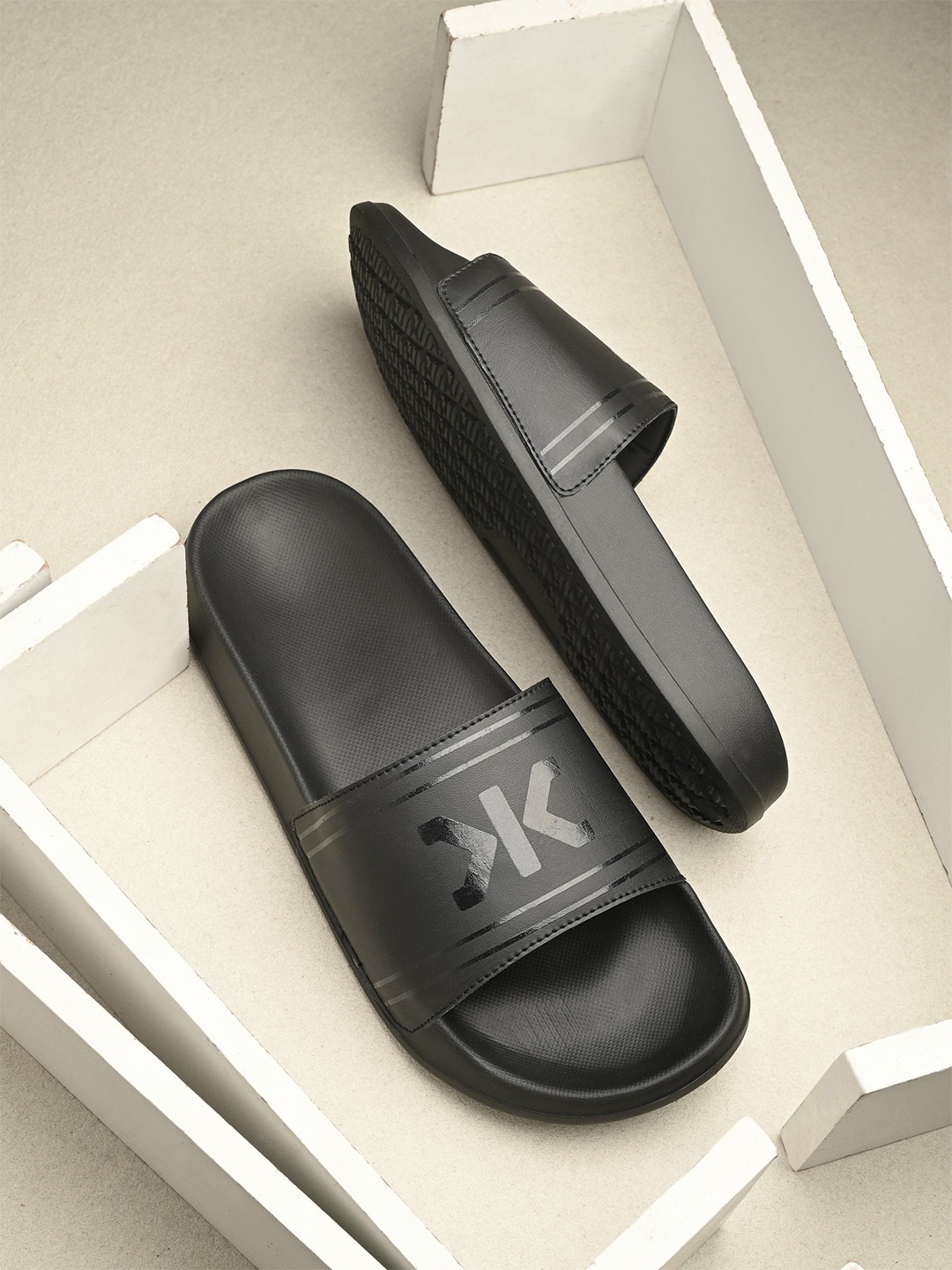 

Killer Men Printed Sliders, Black