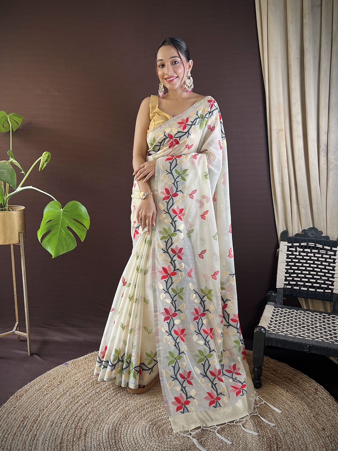 

HEER FASHION Floral Cotton Silk Saree, White