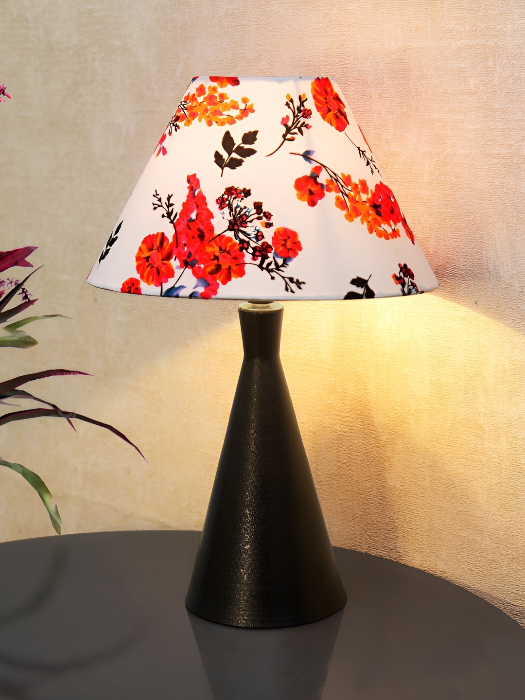 

Homesake Red & White Floral Printed Metal Contemporary Frustum Shaped Table Lamp
