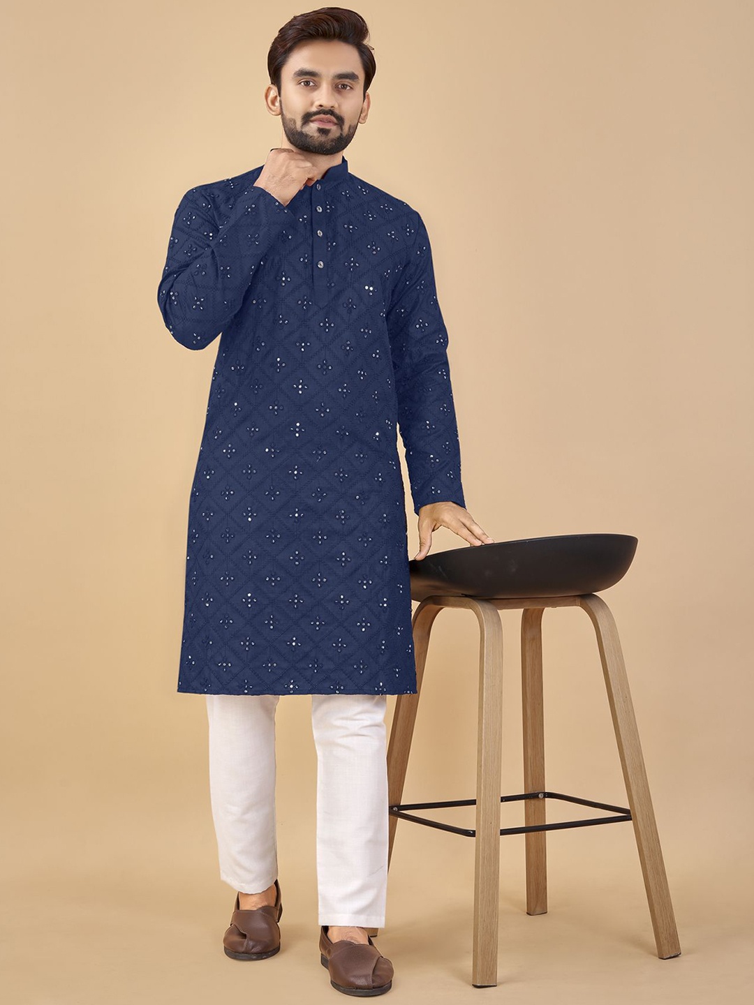 

LADY BERRY Geometric Embroidered Sequinned Mandarin Collar Cotton Straight Kurta, Navy blue