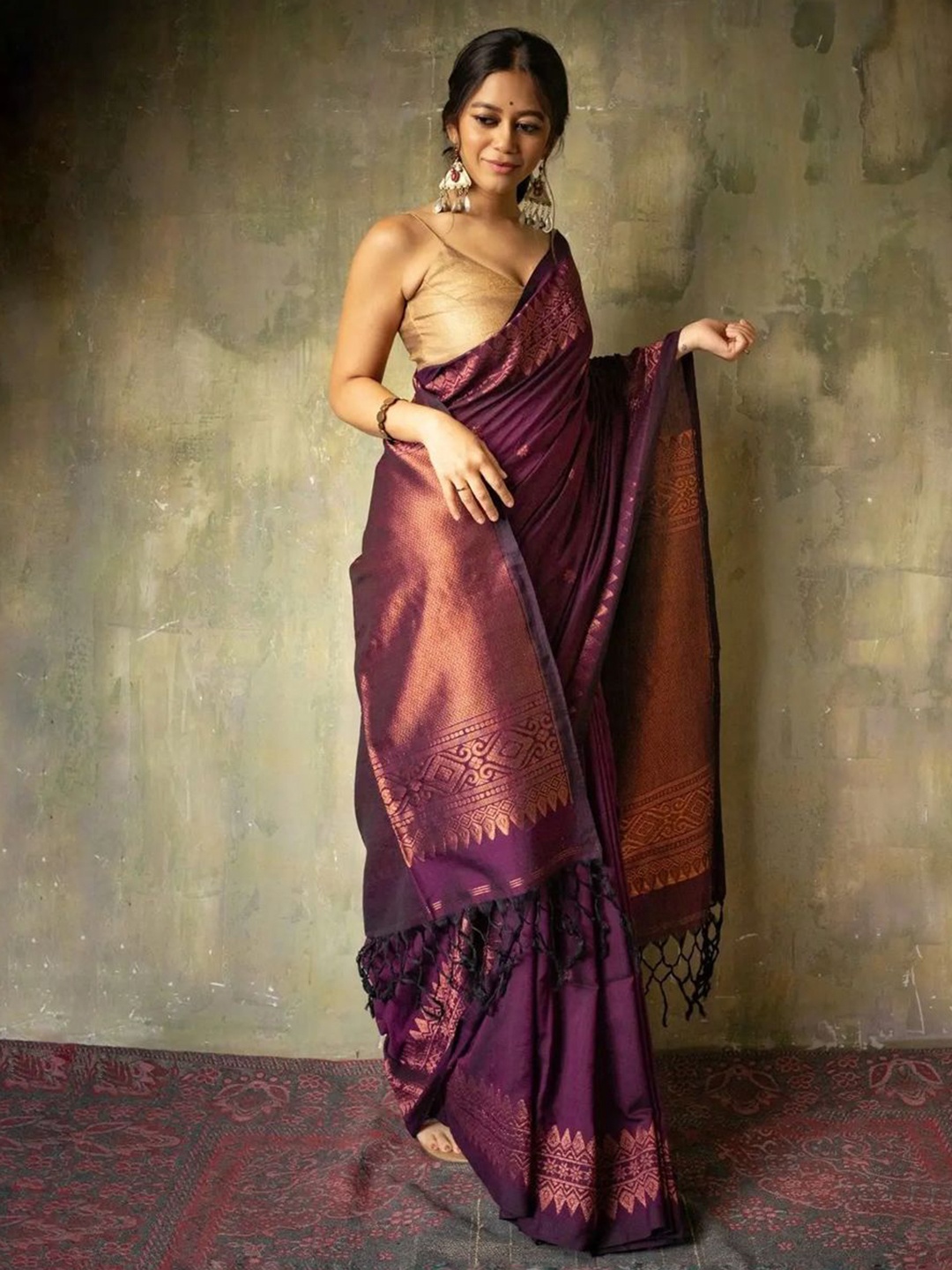 

zinzraa Woven Design Zari Pure Silk Kanjeevaram Saree, Burgundy