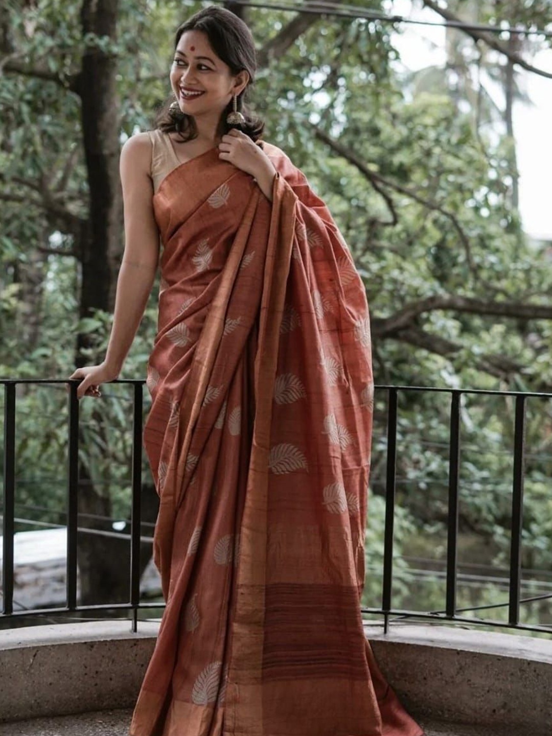 

VASALI Woven Design Silk Blend Kanjeevaram Saree, Orange