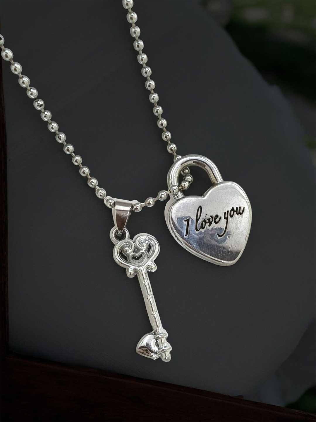 

9blings Men Silver-Plated Heart Lock & Key Pendant With Chain
