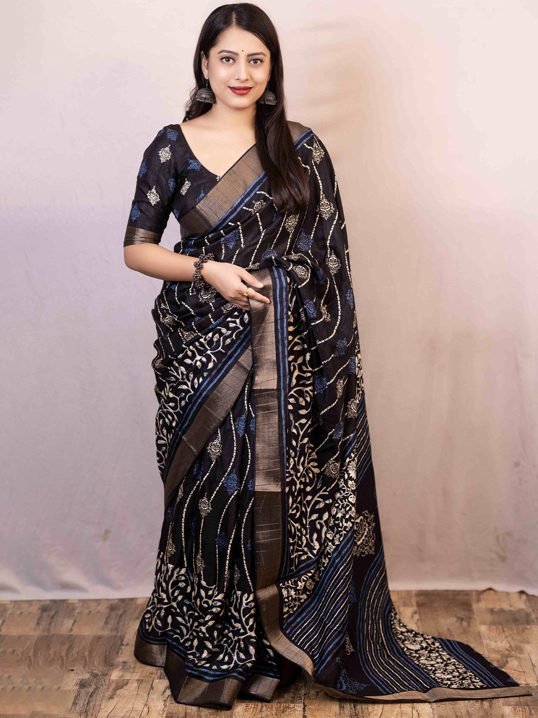 

STAVA CREATION Batik Block Print Saree, Black
