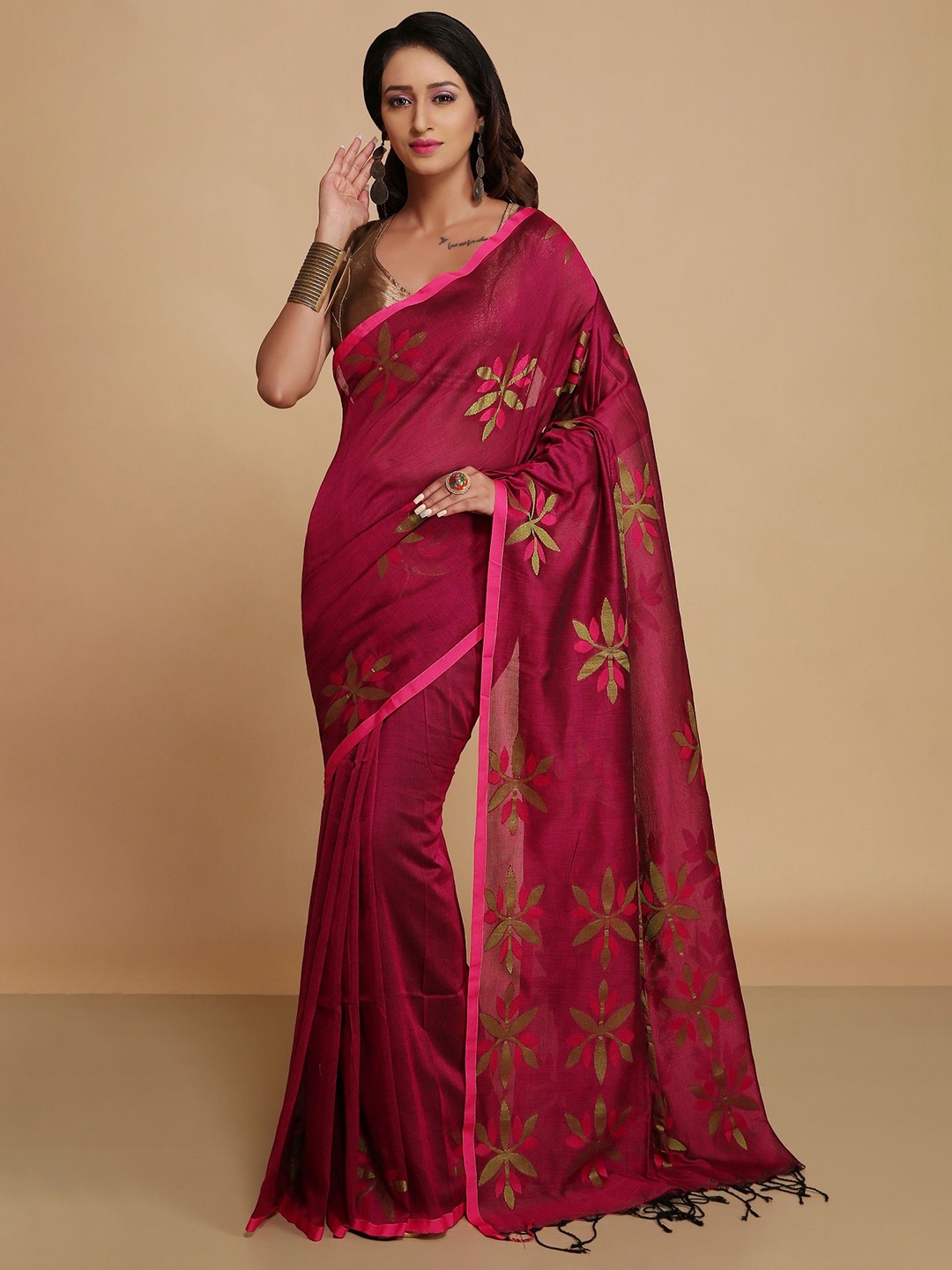 

WoodenTant Woven Design Pure Cotton Saree, Magenta