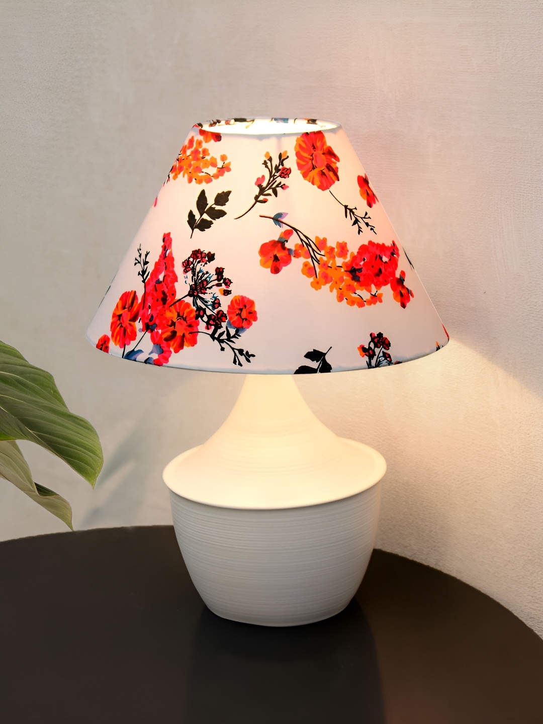 

Homesake Red & White Floral Printed Metal Contemporary Frustum Shaped Table Lamp