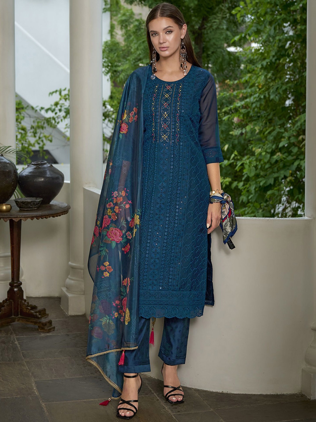 

MOJILAA Ethnic Motifs Embroidered Chikankari Straight Kurta with Trousers & Dupatta, Teal