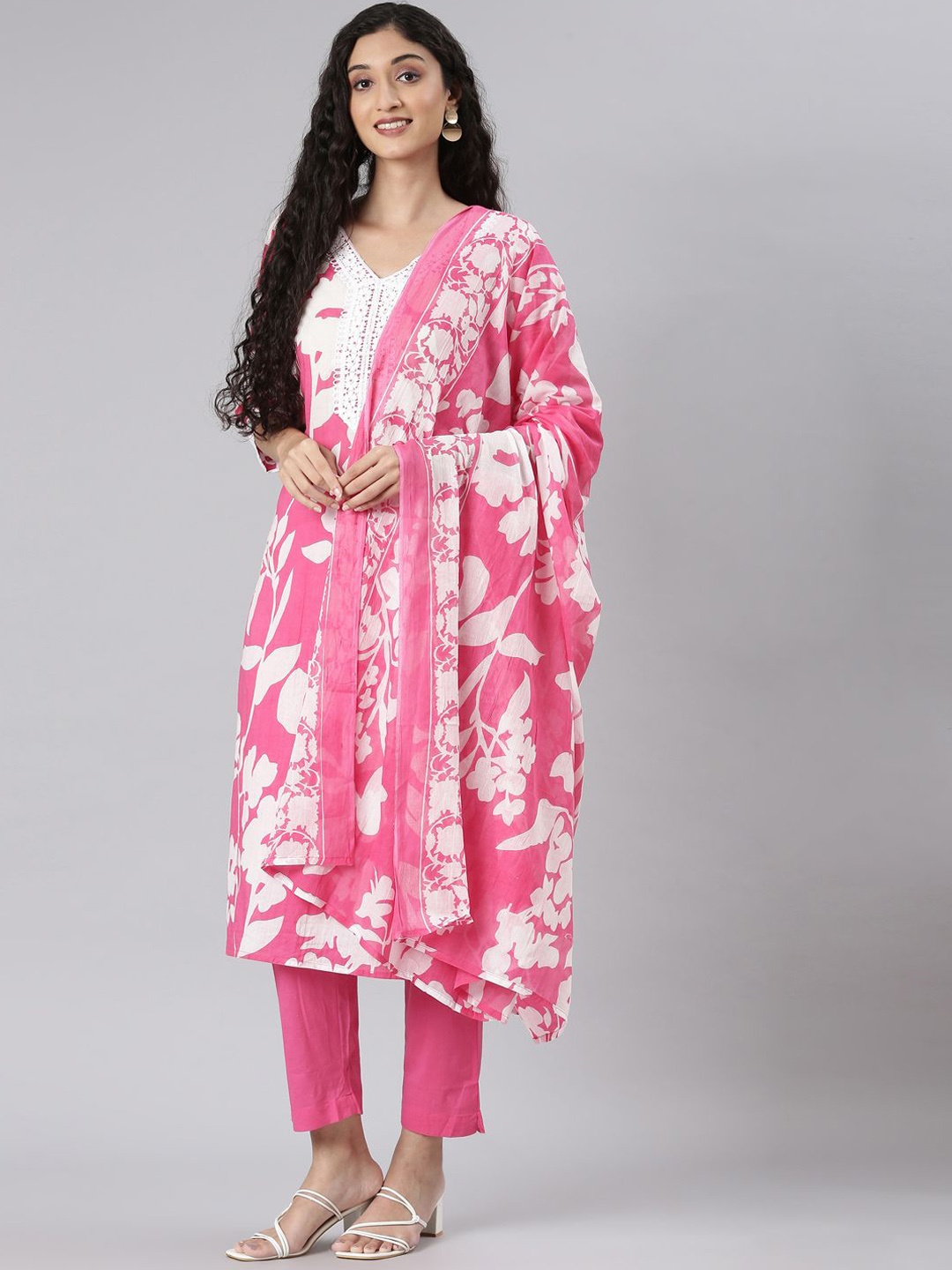 

Neerus Floral Printed Gotta Patti Straight Kurta With Trousers & Dupatta, Pink