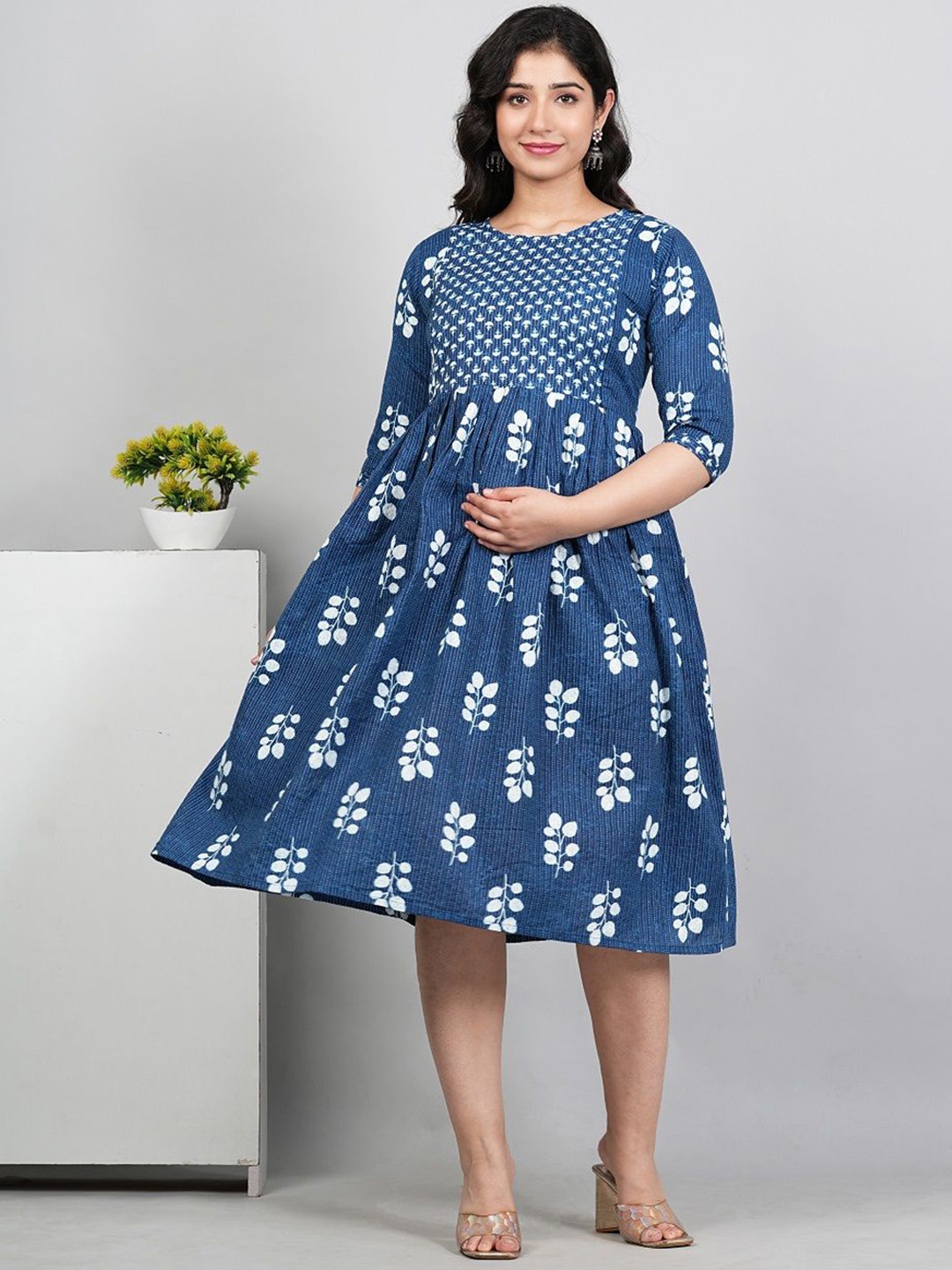 

HETSA Floral Printed Round Neck Gathered A-Line Pure Cotton Maternity Dress, Blue