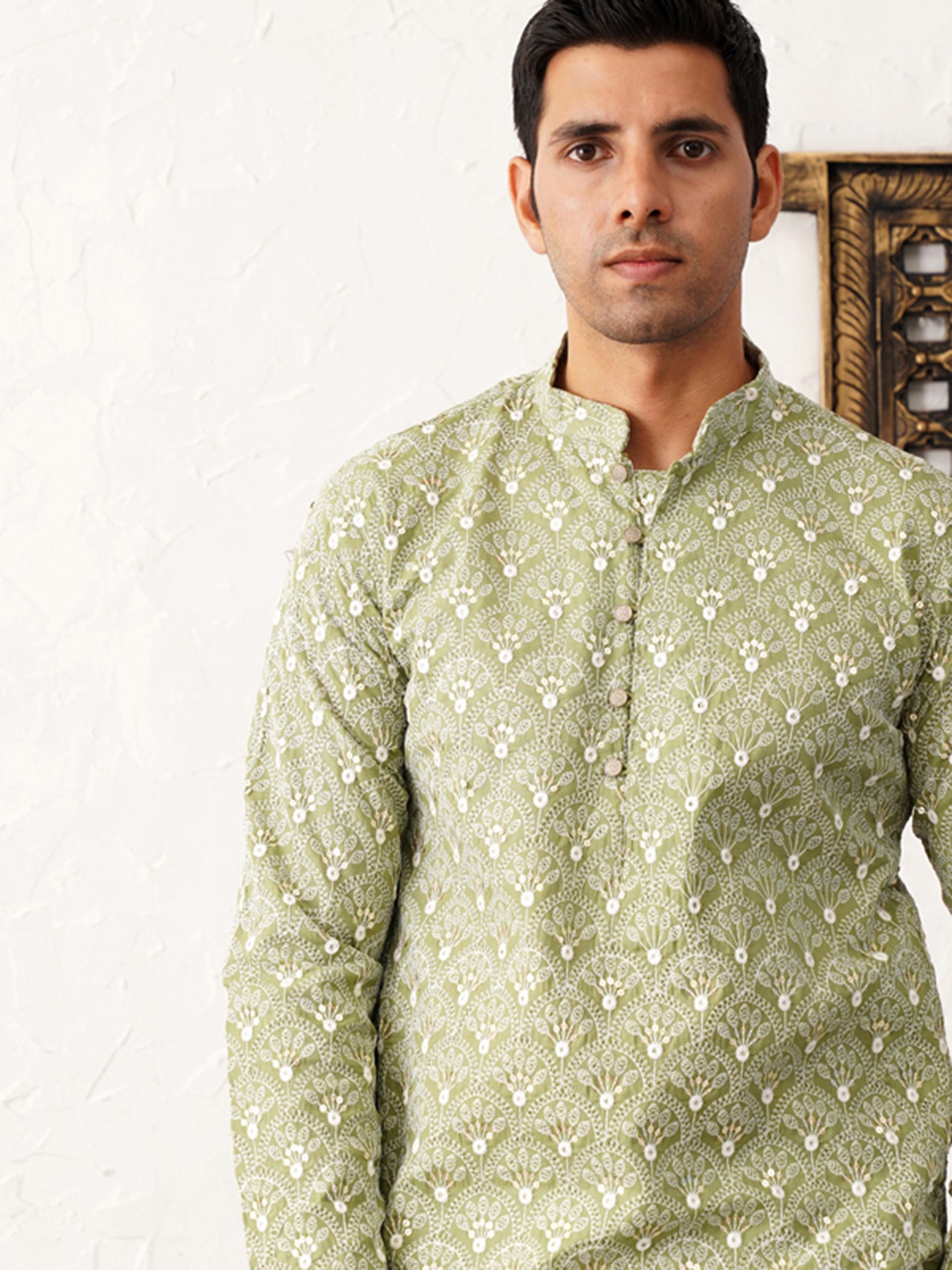 

Jompers Floral Embroidered Chikankari Cotton Straight Kurta, Green