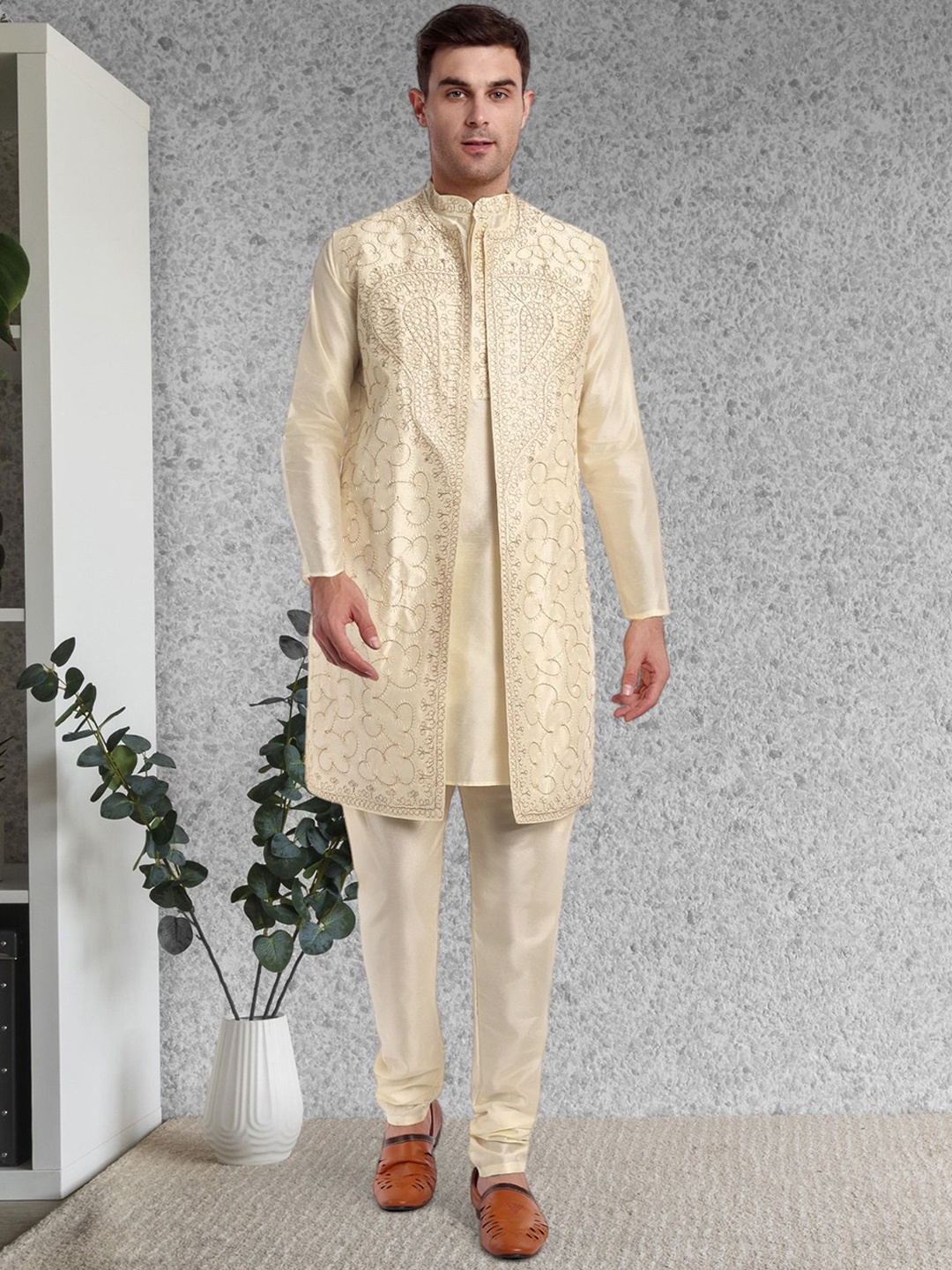 

SKAVIJ Mandarin Collar Long Sleeves Thread Work Straight Kurta with Pyjamas & Waistcoat, Off white