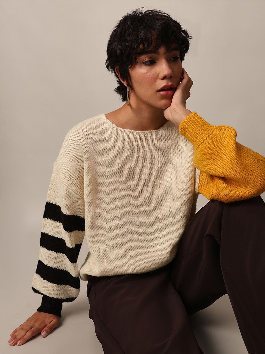 

ONLY Women Colourblocked Round Neck Pullover Sweater, Beige
