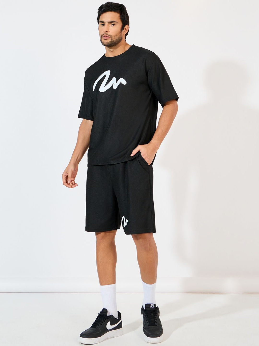 

Styli Printed Self Design Oversized Fit T-Shirt With Shorts Co-Ords, Black