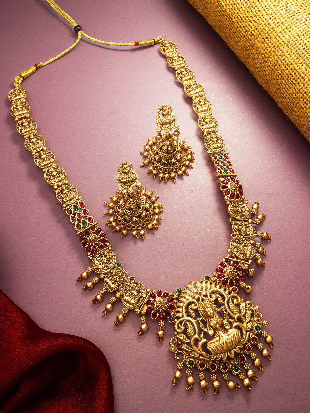 

aadita Gold-Plated Stone Studded & Beaded Jewellery Set