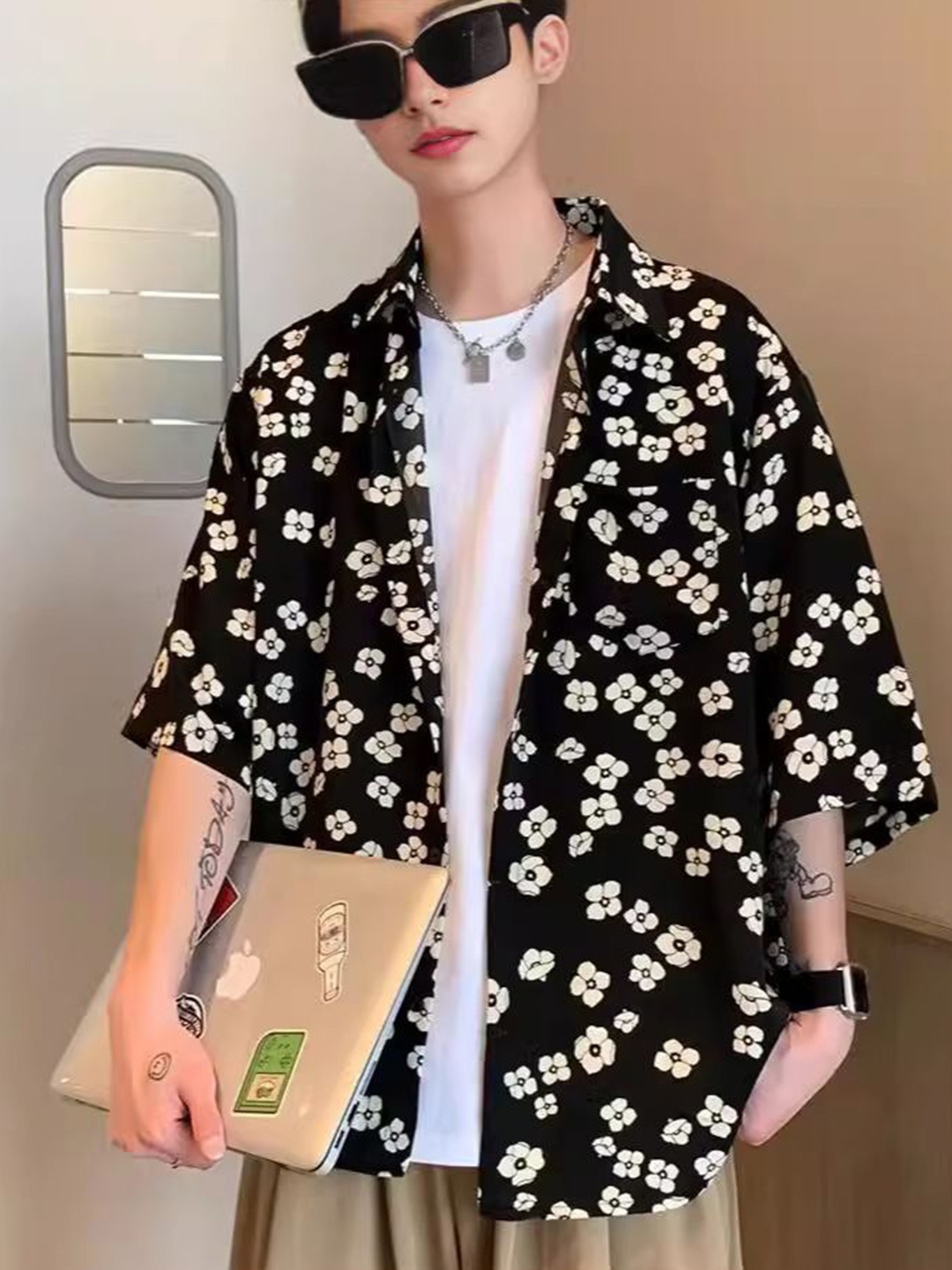 

StyleCast Men Spread Collar Floral Printed Relaxed Fit Casual Shirt, Black