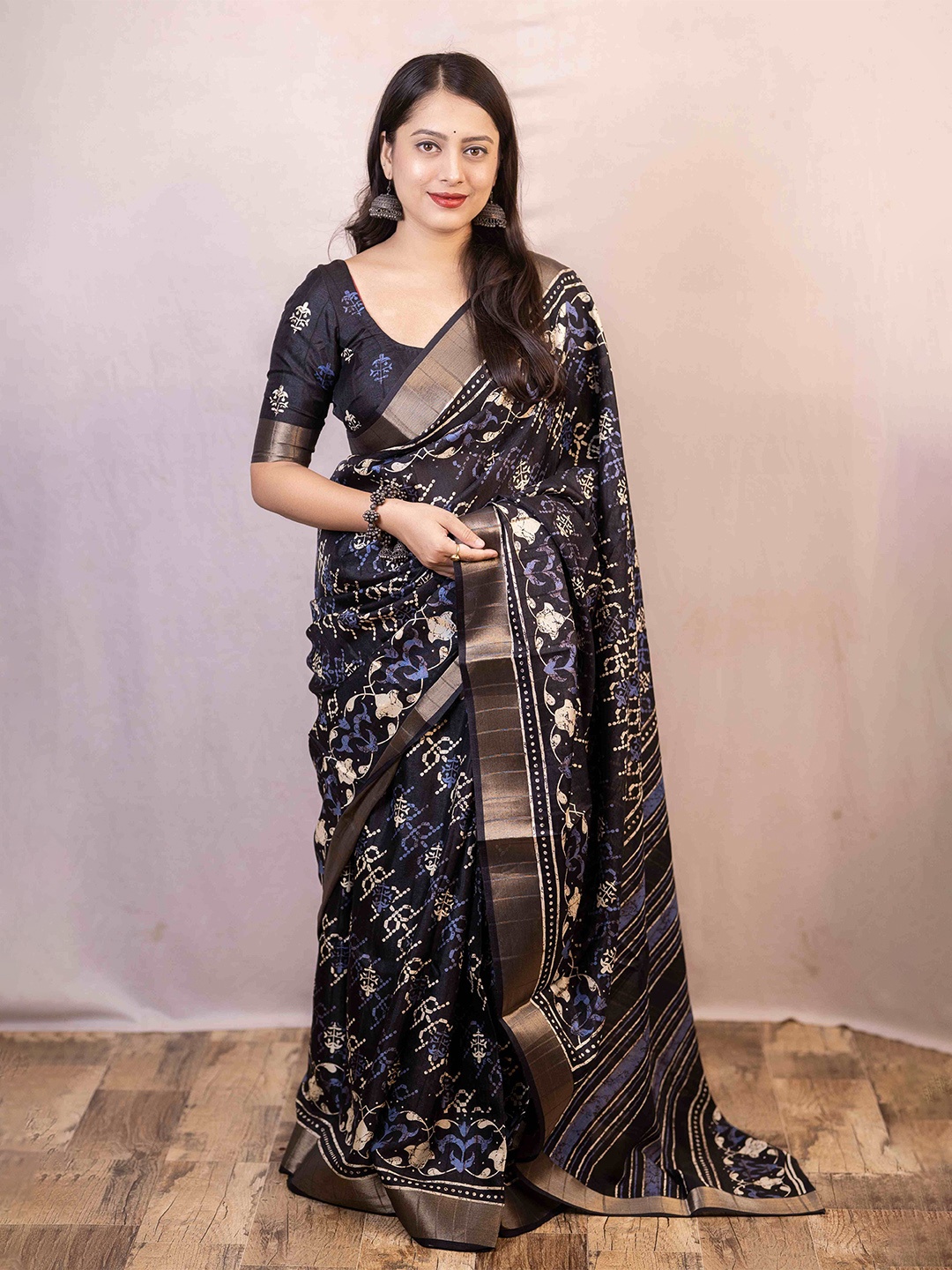 

STAVA CREATION Batik Zari Silk Cotton Block Print Saree, Black