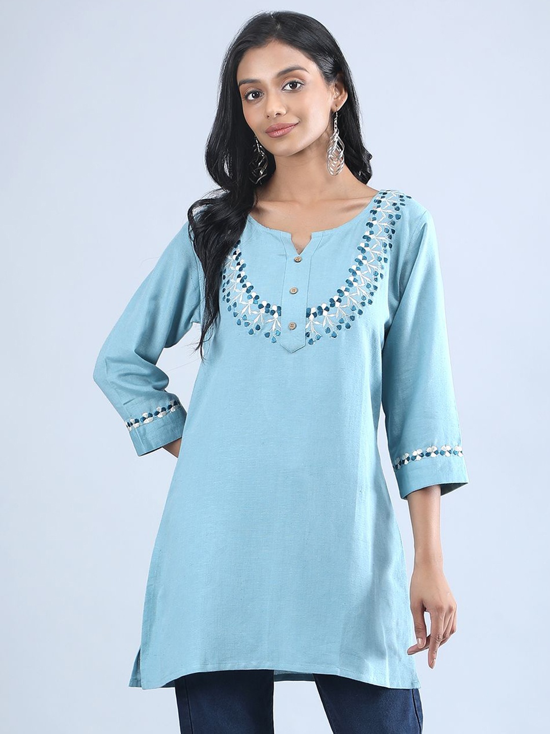 

VINISHAA KLOTHING Embroidered Tunic, Blue