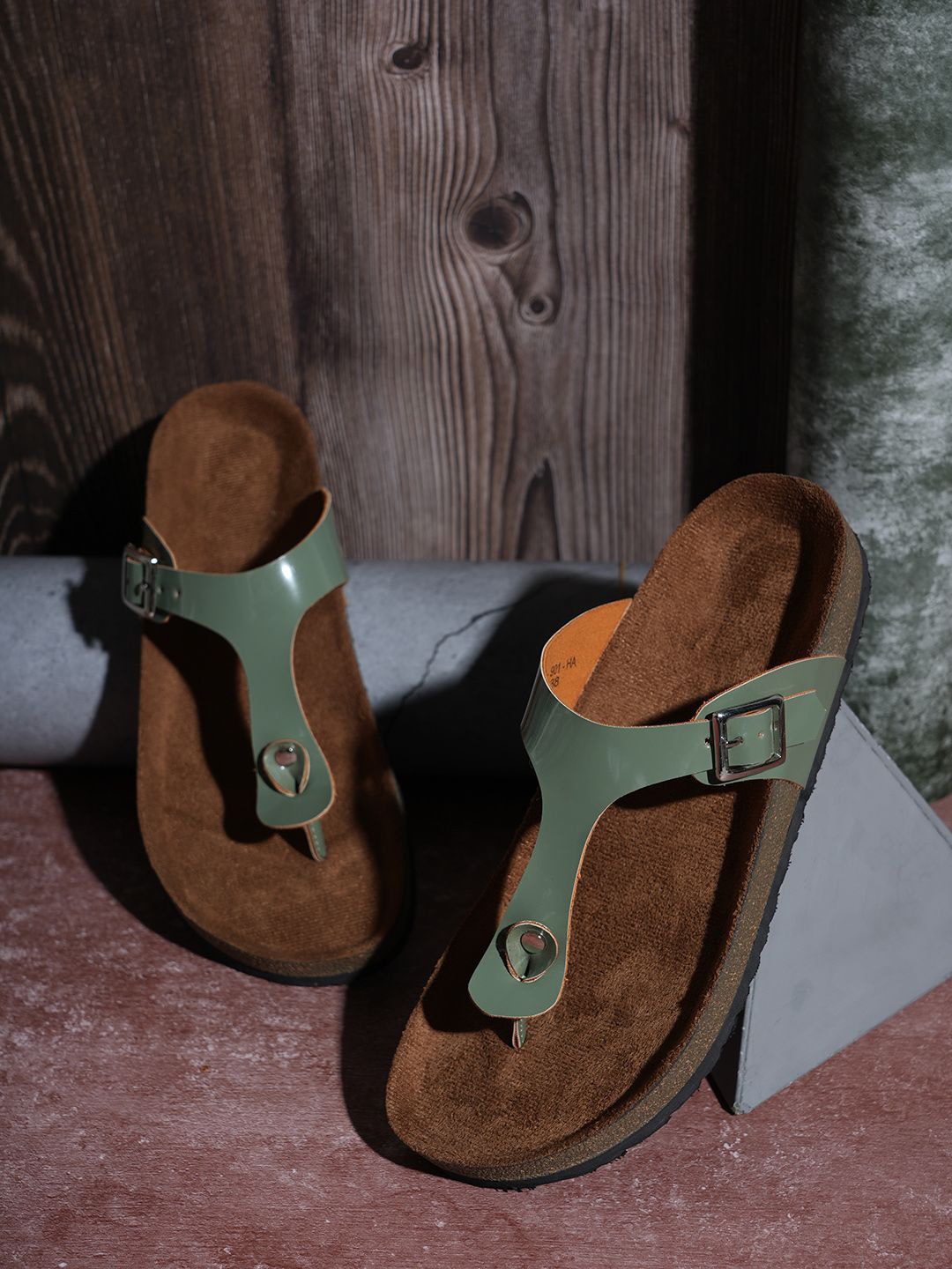 

MOZAFIA Women PU T-Strap Flats, Green