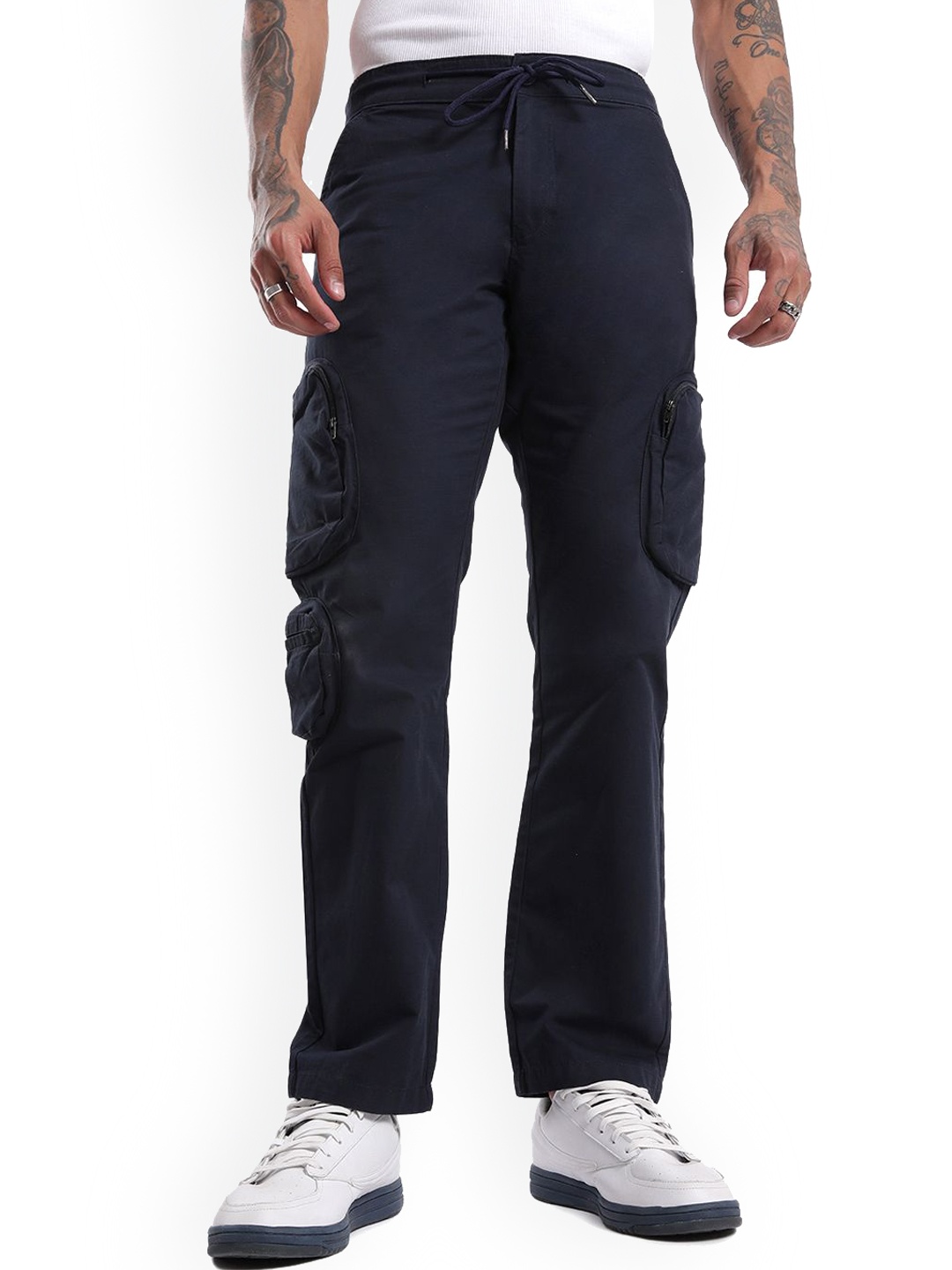 

WROGN Men Classic Cotton Regular Fit Mid-Rise Cargo Trousers, Navy blue