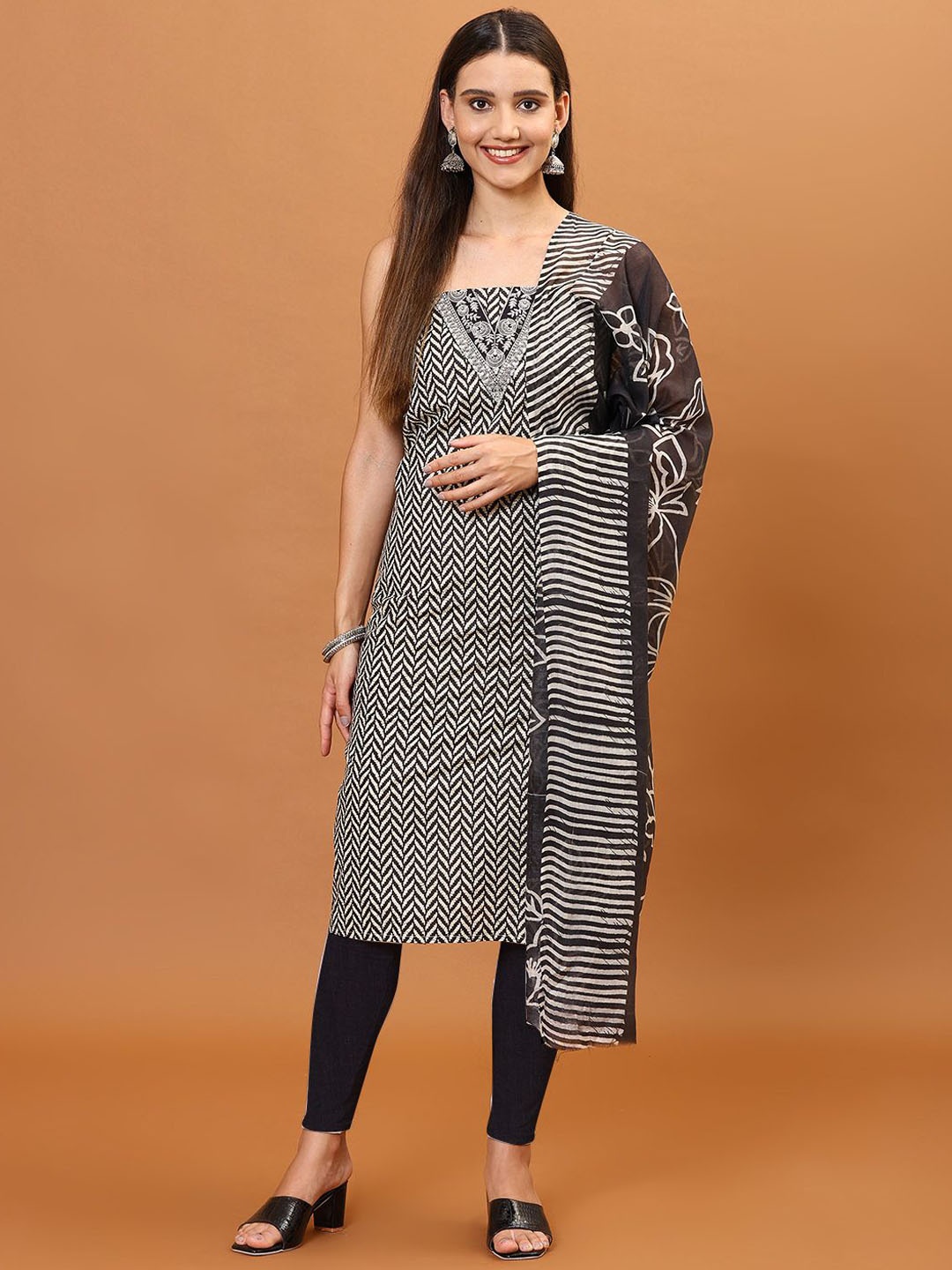 

Meena Bazaar Geometric Printed Sequinned Unstitched Dress Material, Black
