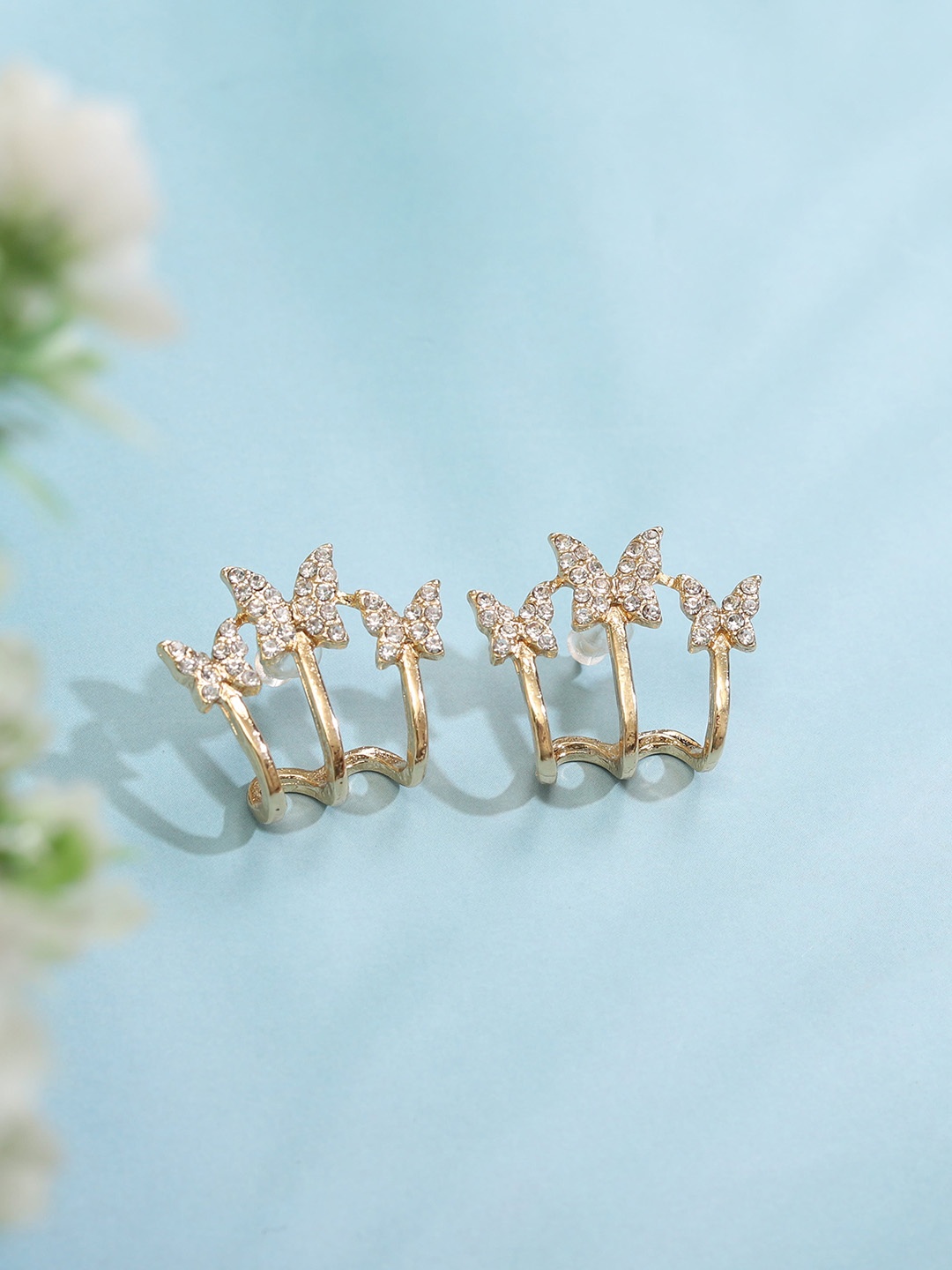 

Styled Diva Gold-Plated Contemporary Ear Cuff