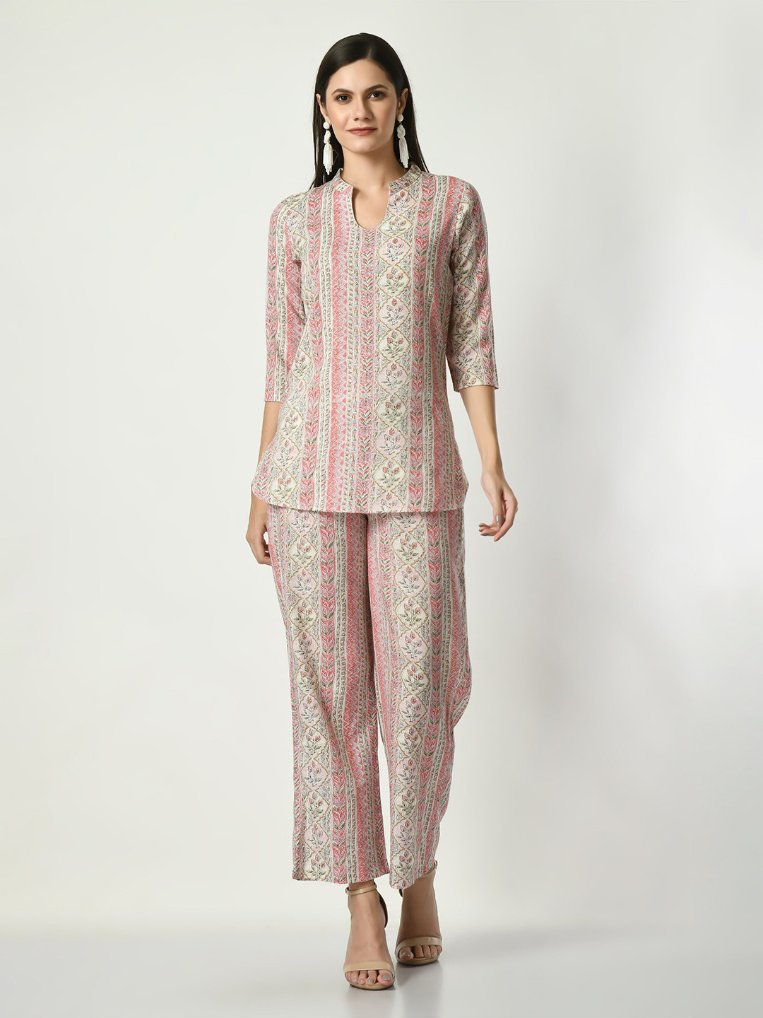 

VAPPSYAM Printed Top With Trouser Co-Ords, Pink