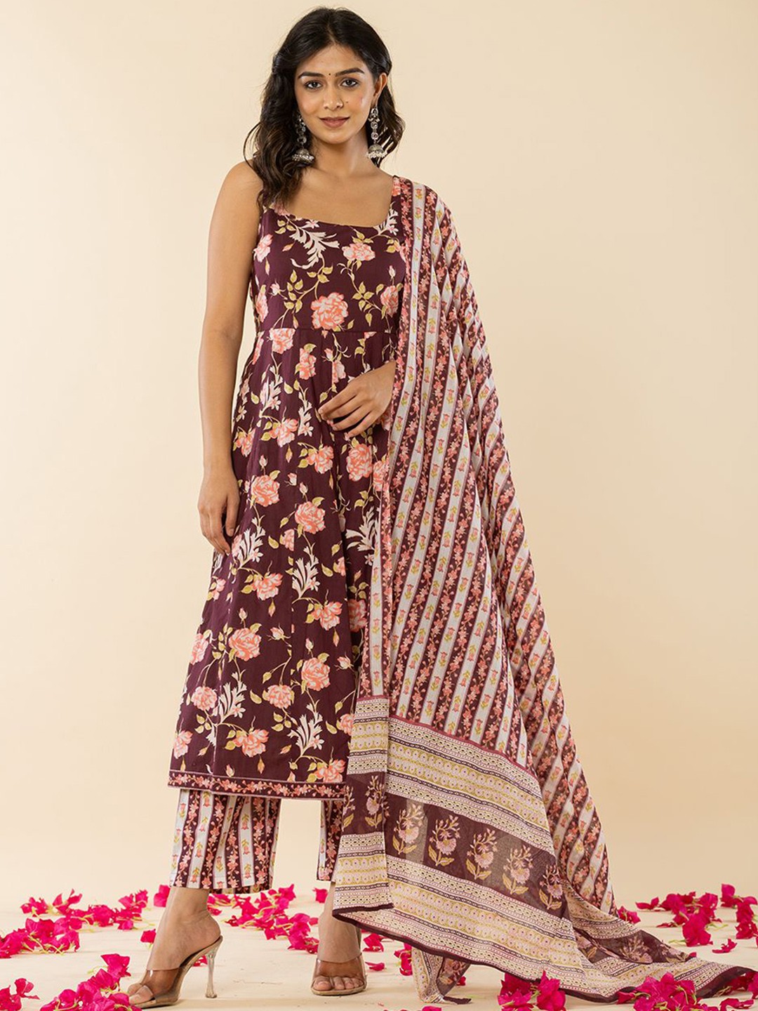 

Yufta Floral Printed Square Neck Regular Pure Cotton Kurta With Trouser With Dupatta, Brown