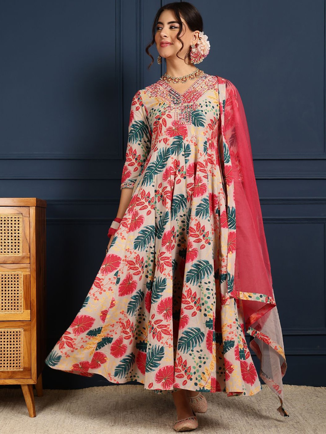 

KIMAYRA Floral Printed Panelled Thread Work Pure Cotton Kurta with Palazzo & Dupatta, Grey