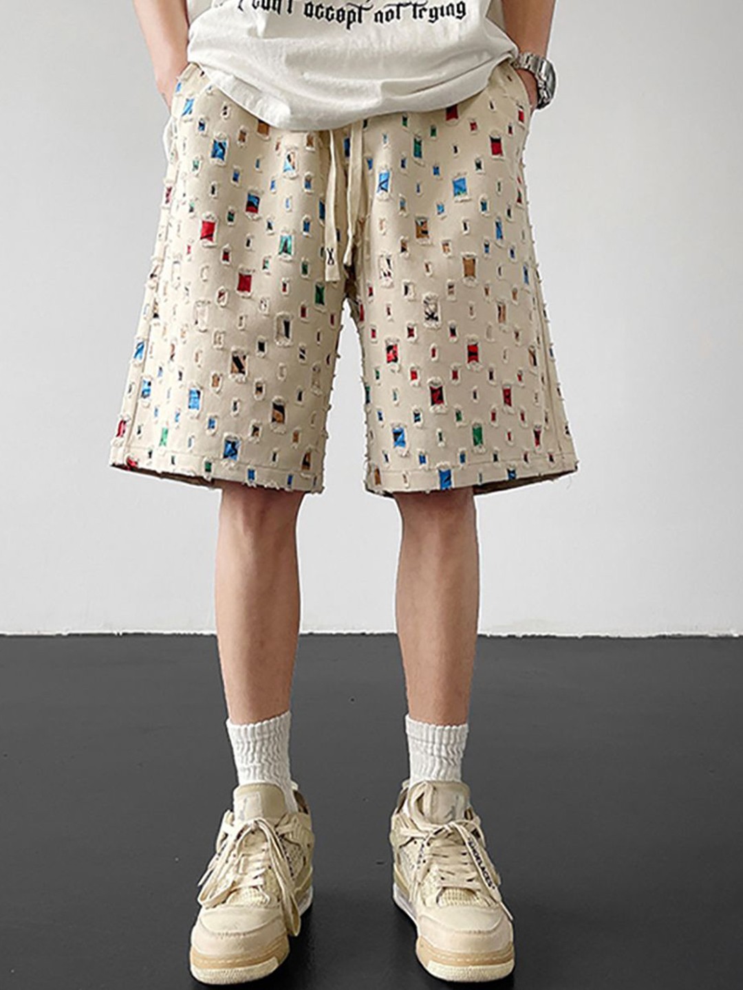 

StyleCast x Revolte Men Printed Loose Fit Mid-Rise Shorts, Khaki