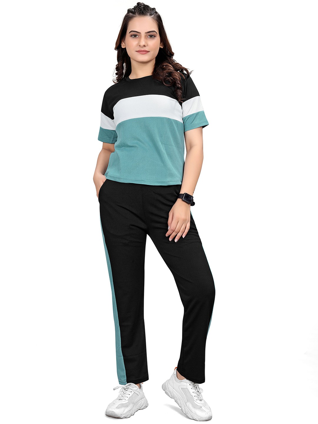 

SAKARMAA Colourblocked T-Shirt With Trouser Co-Ords, Blue