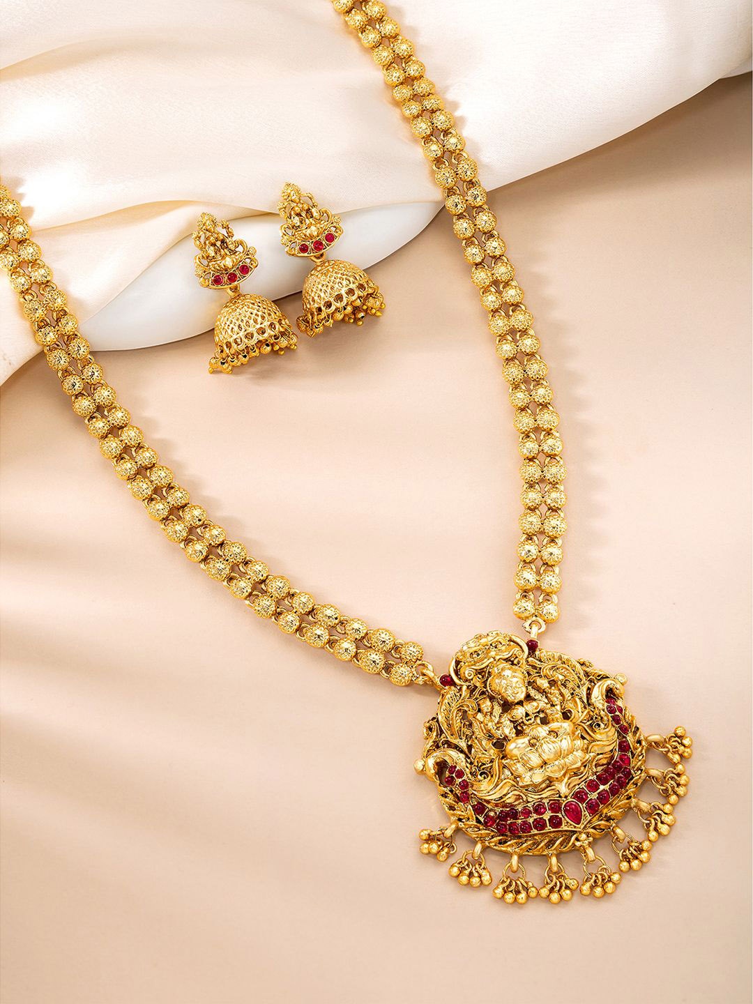 

Peora Gold-Plated Stone-Studded Jewellery Set