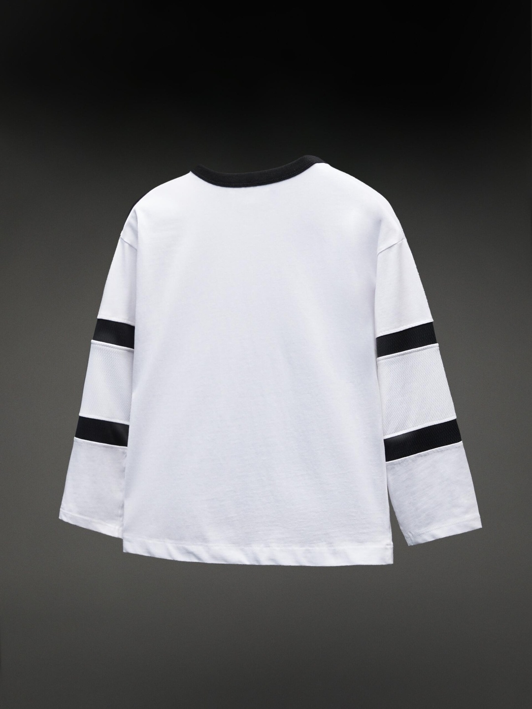 

ZARA Boys White Tshirts