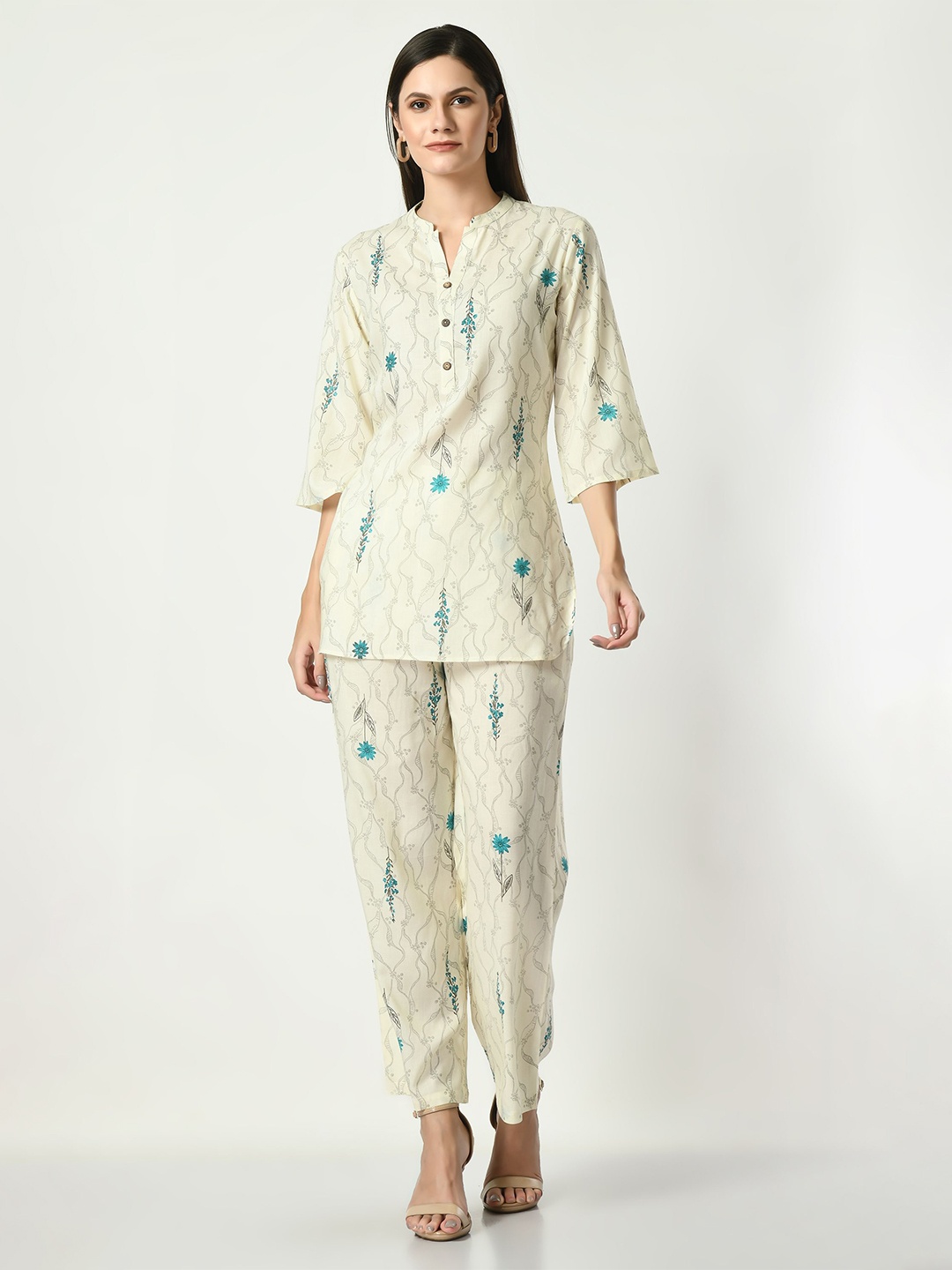 

VAPPSYAM Top With Trouser Co-Ords, White