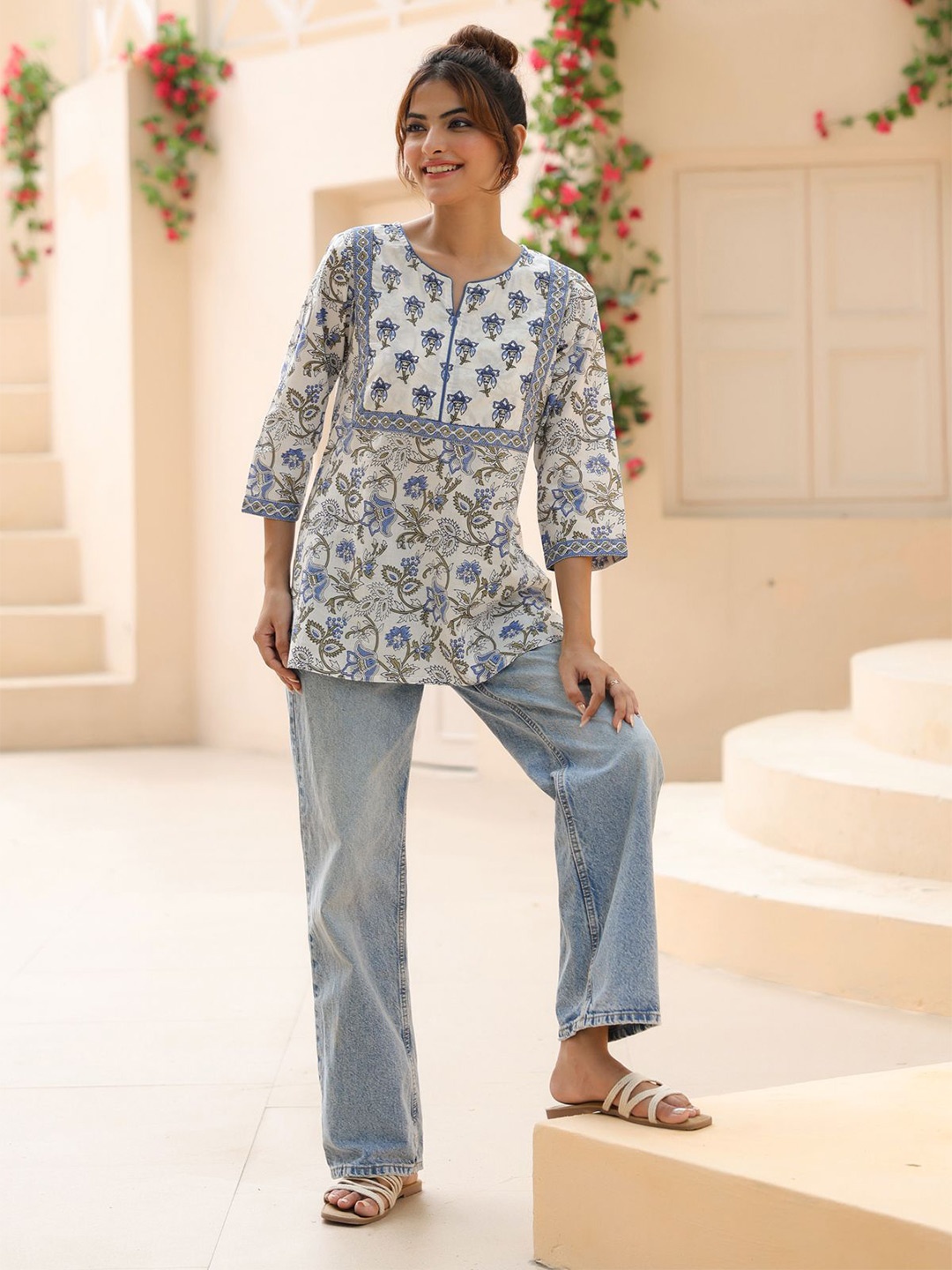 

Rain & Rainbow Women Floral Print Cotton Kurti, Blue