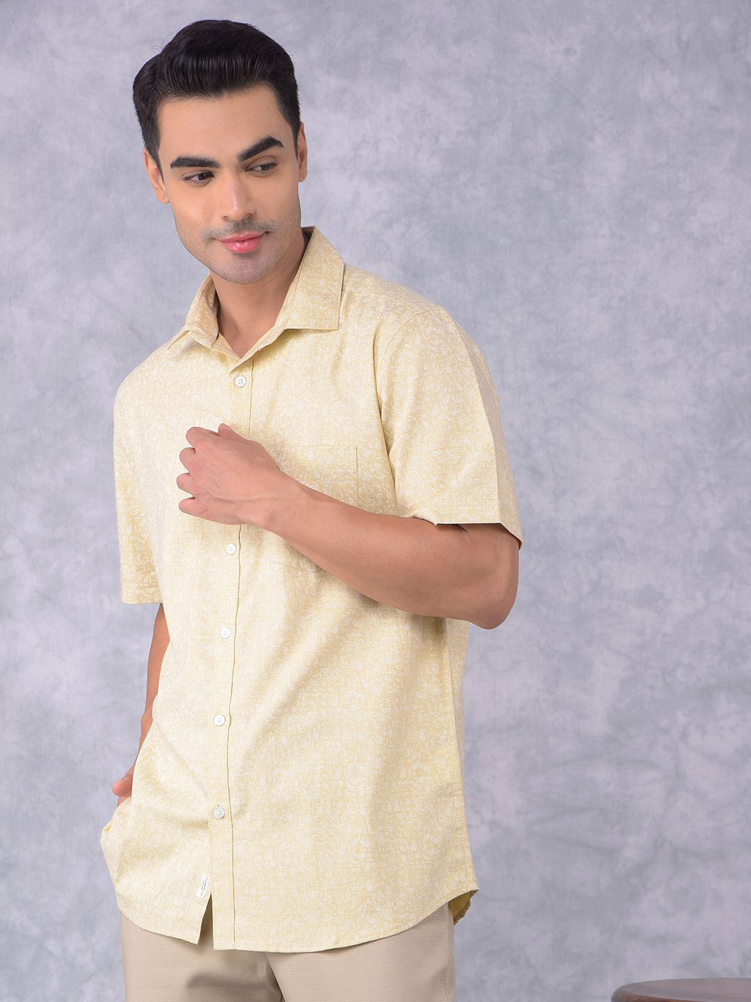 

Crimsoune Club Men Smart Spread Collar Floral Printed Cotton Casual Shirt, Yellow