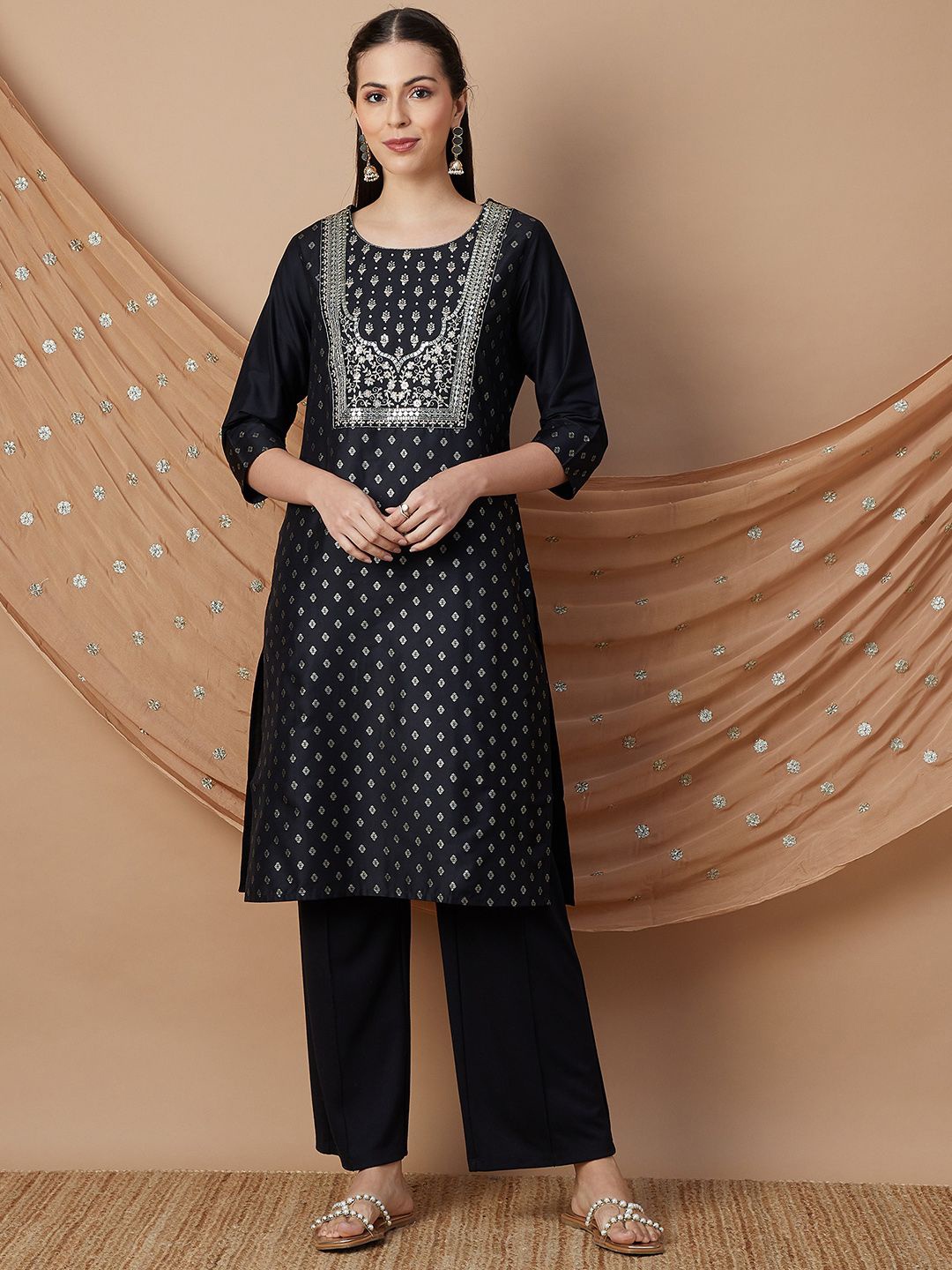 

Melange by Lifestyle Floral Embroidered Sequinned Straight Kurta, Black