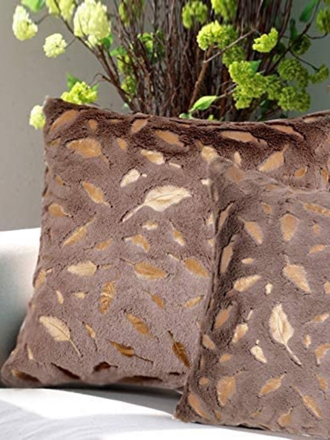 

TANLOOMS Brown & Gold-Toned Set of 2 Velvet Square Cushion Covers