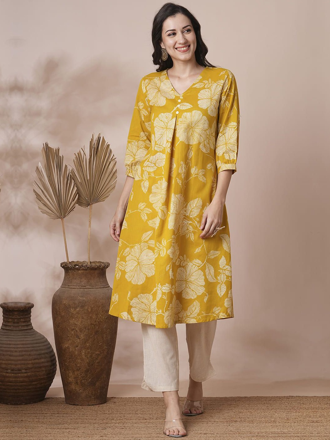 

INDYES Floral Printed Pure Cotton Kurta with Trouser, Yellow