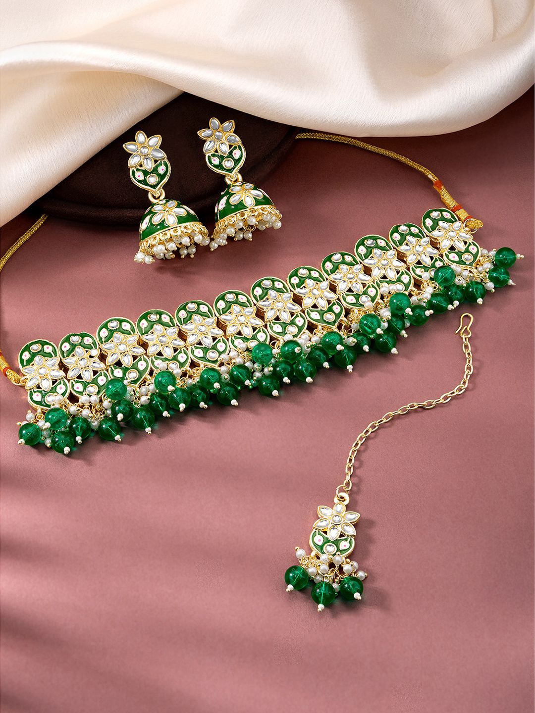 

Peora Gold-Plated Kundan Stone-Studded & Beaded Jewellery Set